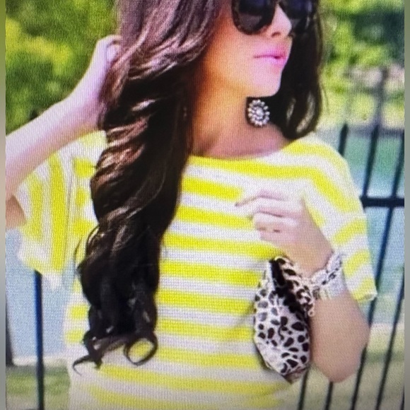 Anthropologie, yellow and white striped flutter sleeve top size large - Picture 2 of 7